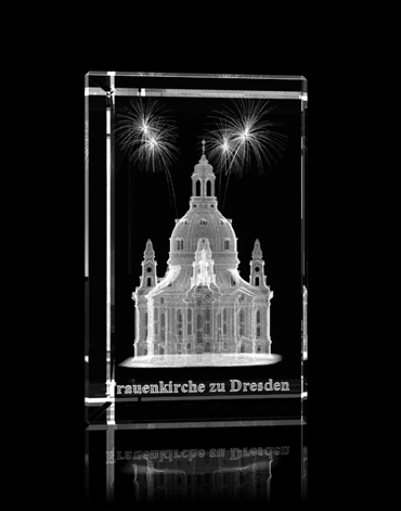 Souvenirs aus Glas : Frauenkirche Dresden mit Feuerwerk