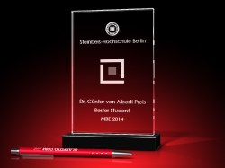 Auszeichnungen : Glastrophäe für den besten Studenten