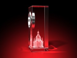 Frauenkirche_Uhr_Glas_eckig_hoch_einzeln_Seite