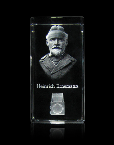 schachspiel-dresden-in-glas-laeufer-ernemann-quader-50x100x50